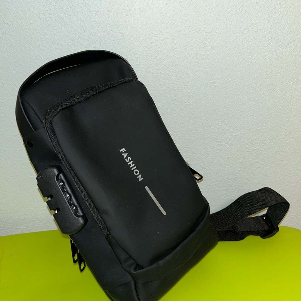 Sling Lock Backpack - Waterproof, Anti-Theft with USB charging port
